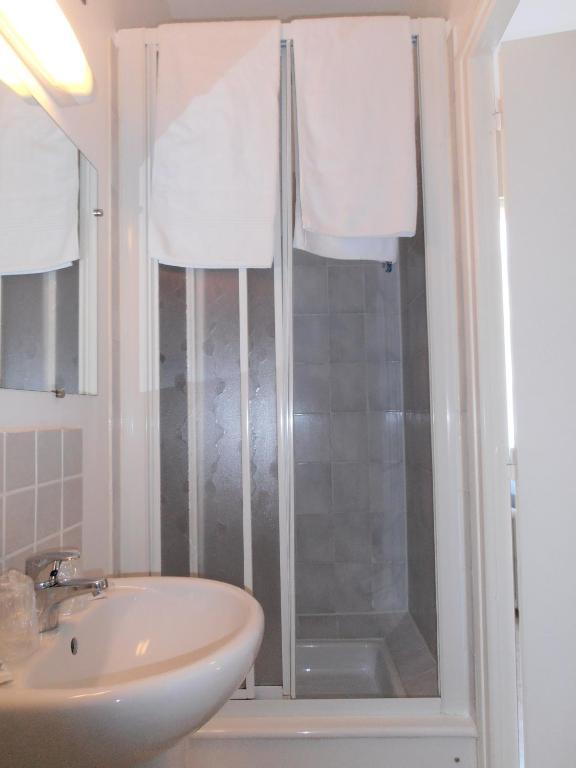 Le Crystal Hotel Amiens Esterno foto